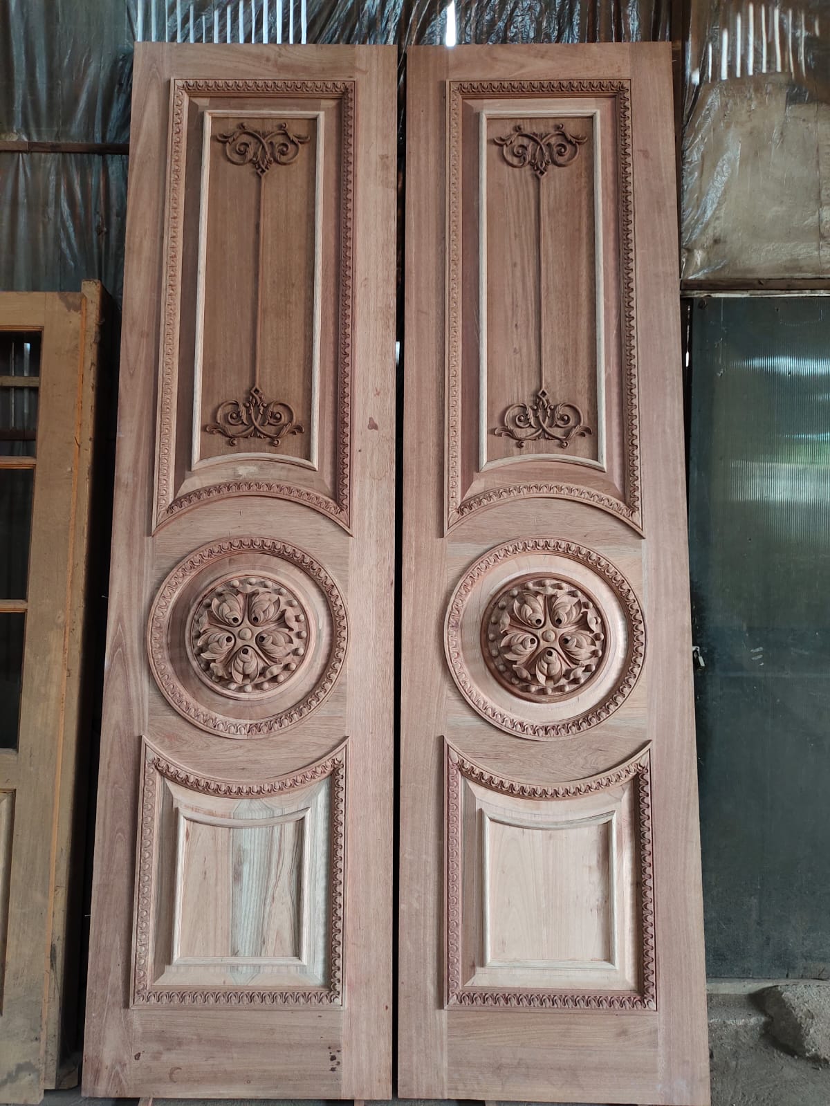 Pintu Ukir List Timbul